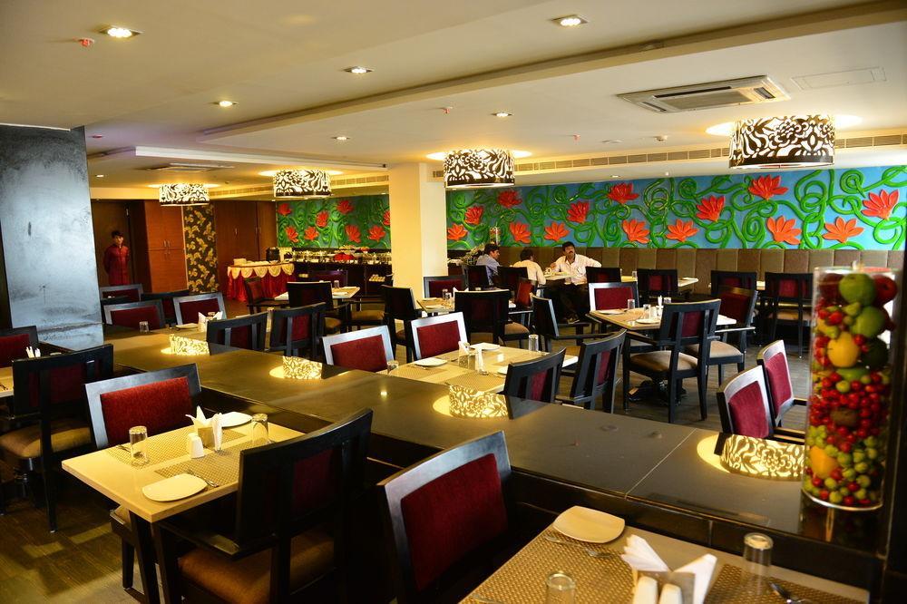 Capital O 9960 Hotel Grand Himayat Hyderabad Exterior photo