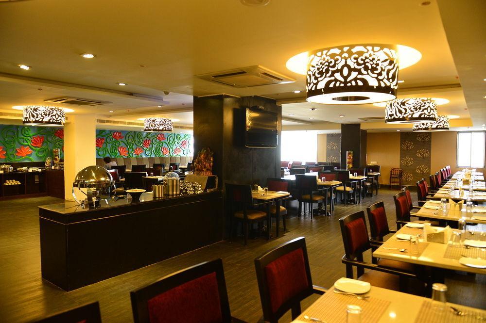 Capital O 9960 Hotel Grand Himayat Hyderabad Exterior photo