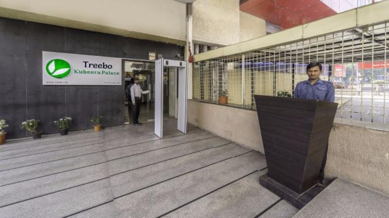 Capital O 9960 Hotel Grand Himayat Hyderabad Exterior photo