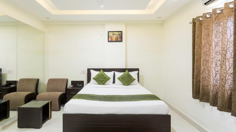 Capital O 9960 Hotel Grand Himayat Hyderabad Exterior photo